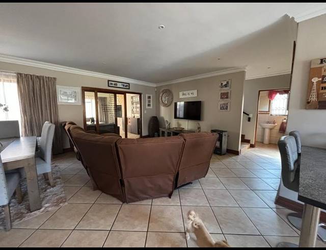 3 BEDROOM PROPERTY TO RENT IN KENLEAF